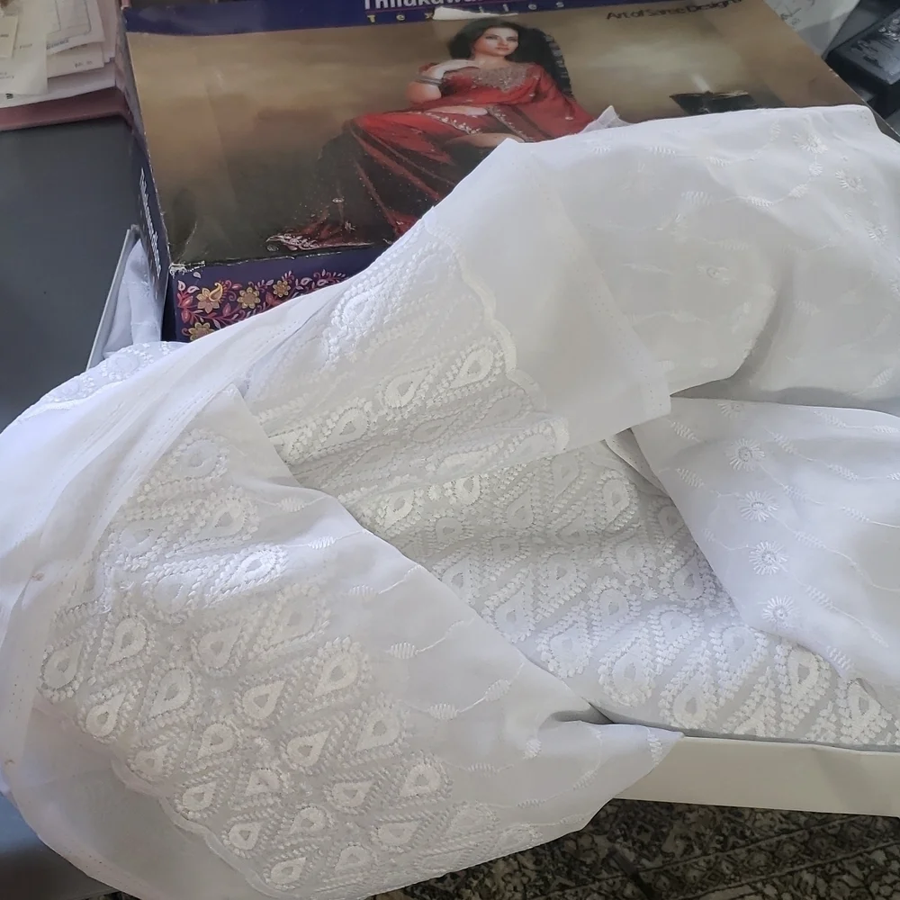 Thilakawardhana Textiles white Saree